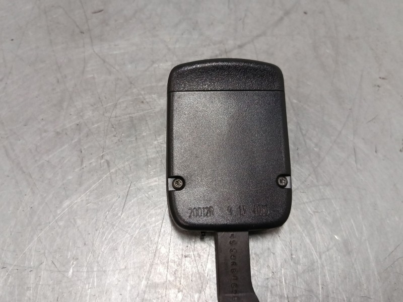 Recambio de anclaje cinturon delantero derecho para renault megane iii hatchback (bz0/1_, b3_) 1.6 16v (bz0h) referencia OEM IAM