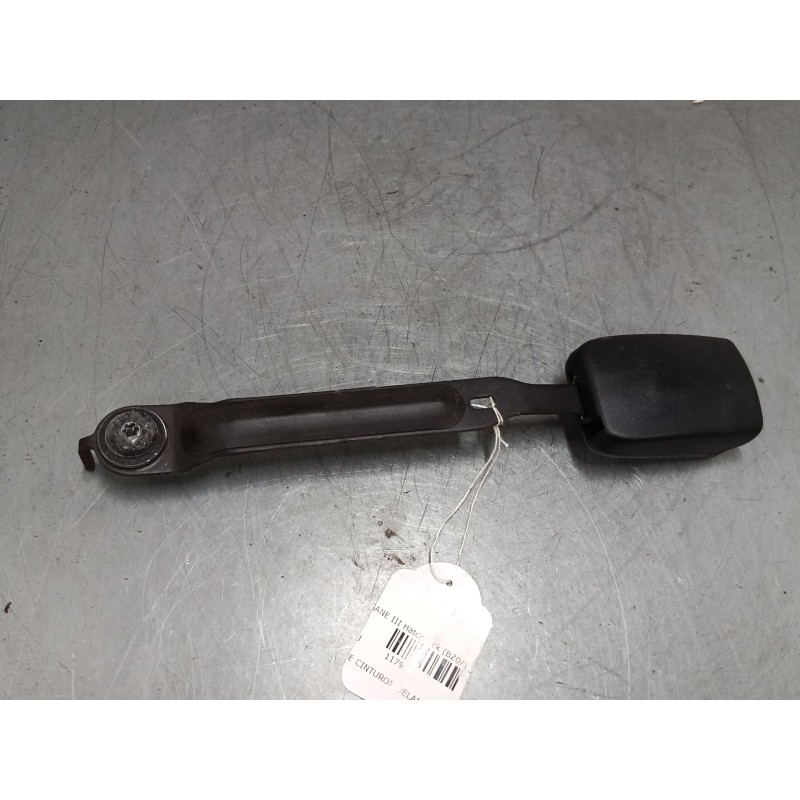 Recambio de anclaje cinturon delantero derecho para renault megane iii hatchback (bz0/1_, b3_) 1.6 16v (bz0h) referencia OEM IAM