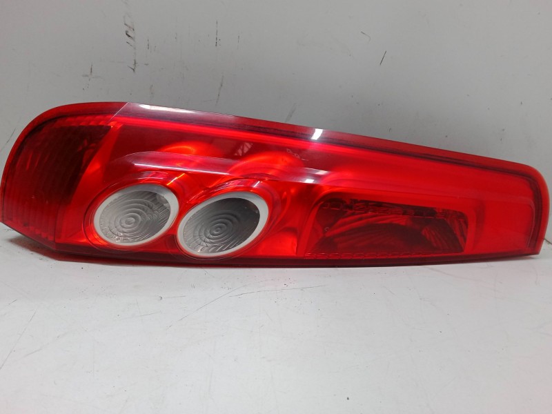 Recambio de piloto trasero derecho para ford fiesta v (jh_, jd_) 1.6 tdci referencia OEM IAM   