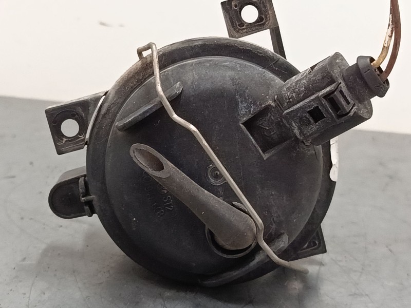 Recambio de faro antiniebla derecho para volkswagen polo iv (9n_, 9a_) 1.4 16v referencia OEM IAM   