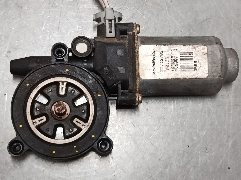 Recambio de motor elevaluna delantero derecho para renault laguna ii (bg0/1_) 1.9 dci (bg08, bg0g) referencia OEM IAM 400569T3  