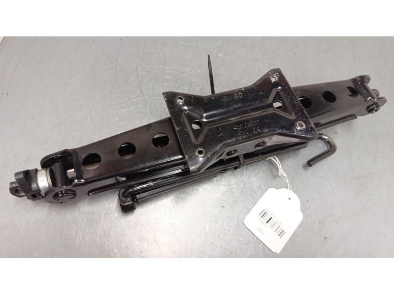 Recambio de gato para audi a3 (8v1, 8vk) 1.6 tdi referencia OEM IAM 8V0011031  