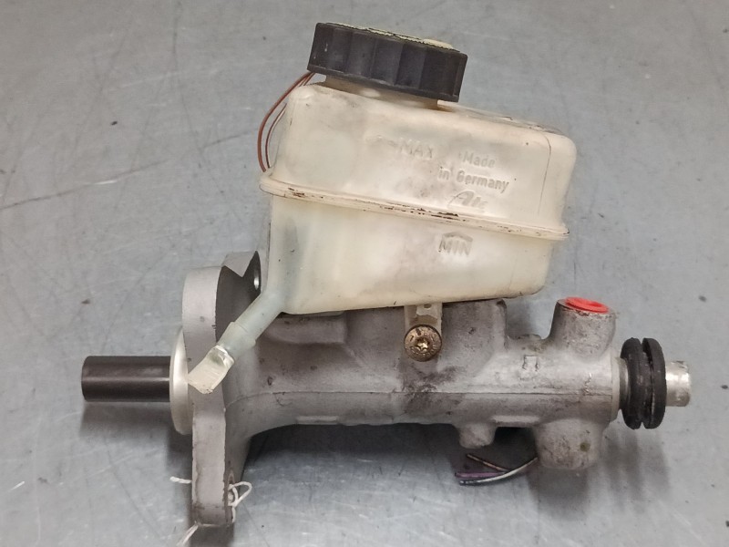 Recambio de bomba freno para mercedes-benz clase c (w203) c 200 kompressor (203.042) referencia OEM IAM A2024300002  