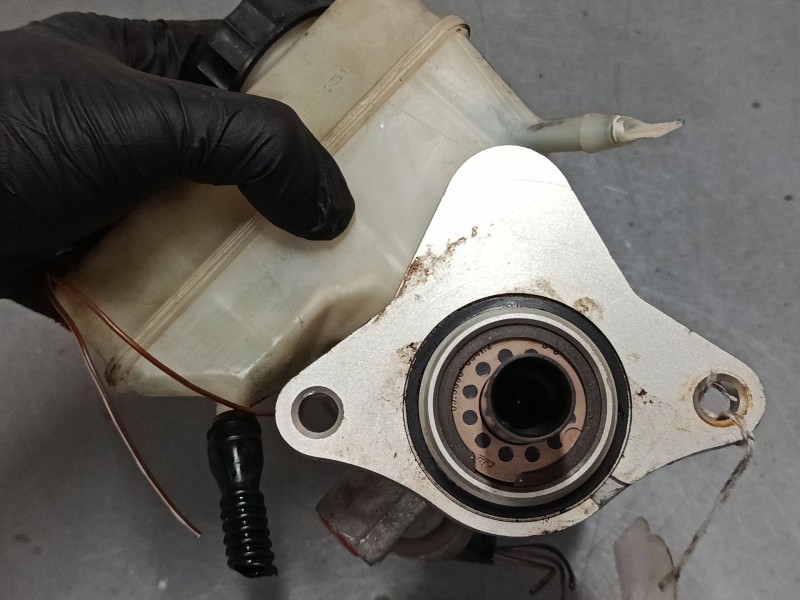 Recambio de bomba freno para mercedes-benz clase c (w203) c 200 kompressor (203.042) referencia OEM IAM A2024300002  