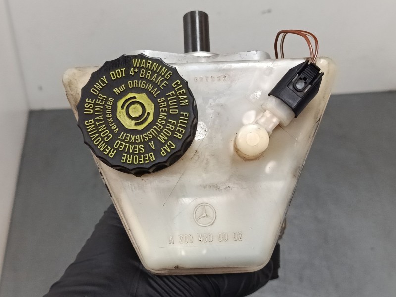Recambio de bomba freno para mercedes-benz clase c (w203) c 200 kompressor (203.042) referencia OEM IAM A2024300002  