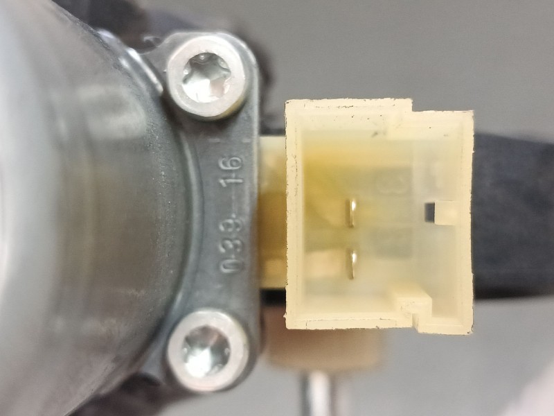 Recambio de motor elevaluna delantero izquierdo para audi a3 (8v1, 8vk) 1.6 tdi referencia OEM IAM 0130822717  