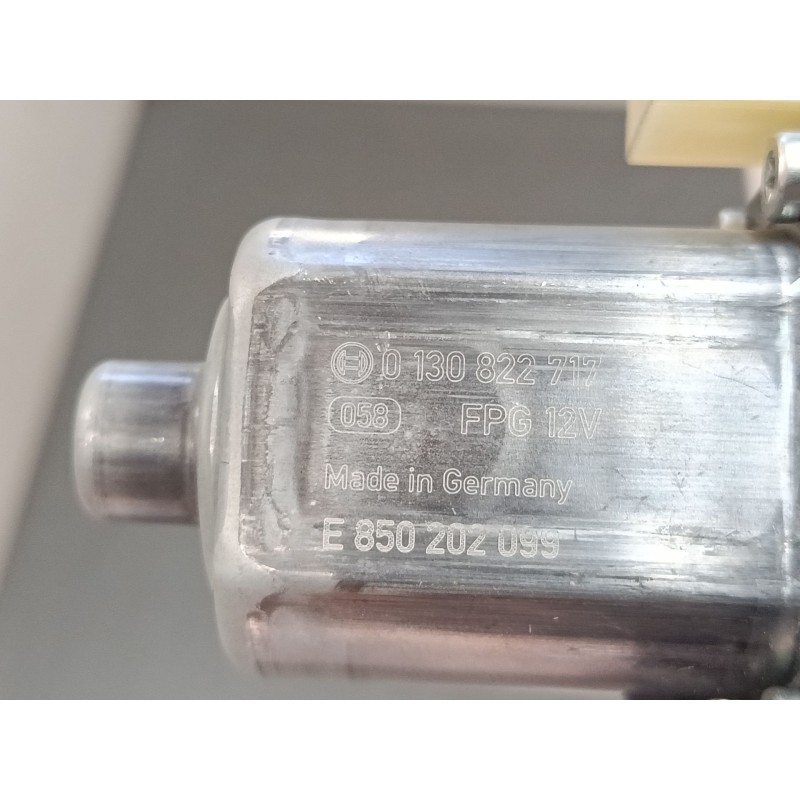 Recambio de motor elevaluna delantero izquierdo para audi a3 (8v1, 8vk) 1.6 tdi referencia OEM IAM 0130822717  