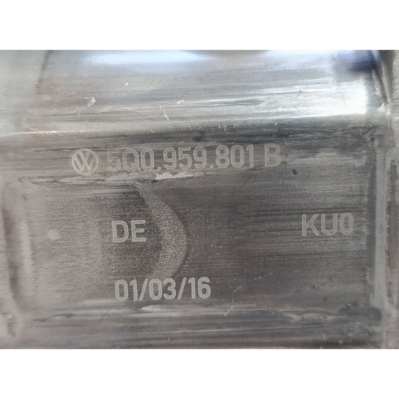 Recambio de motor elevaluna delantero izquierdo para audi a3 (8v1, 8vk) 1.6 tdi referencia OEM IAM 0130822717  