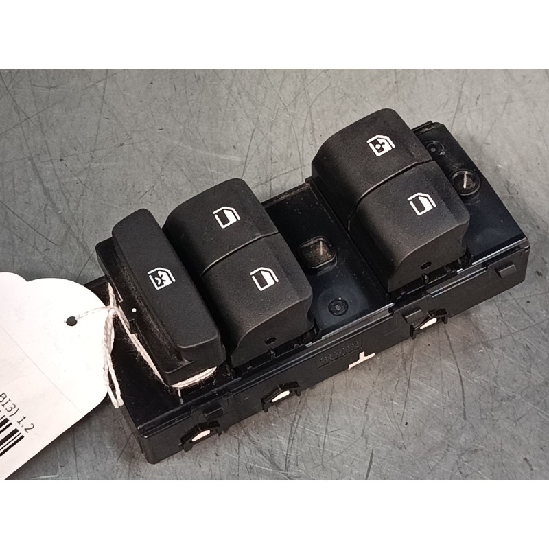 Recambio de mando elevalunas delantero izquierdo para hyundai i20 iii (bc3, bi3) 1.2 1.2 referencia OEM IAM 93571Q0210  