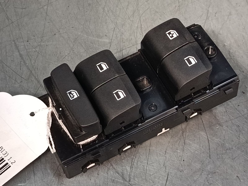 Recambio de mando elevalunas delantero izquierdo para hyundai i20 iii (bc3, bi3) 1.2 1.2 referencia OEM IAM 93571Q0210  