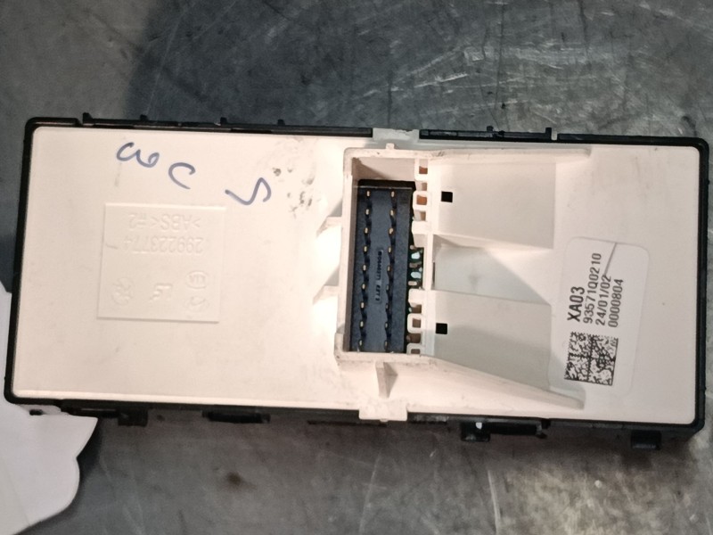 Recambio de mando elevalunas delantero izquierdo para hyundai i20 iii (bc3, bi3) 1.2 1.2 referencia OEM IAM 93571Q0210  