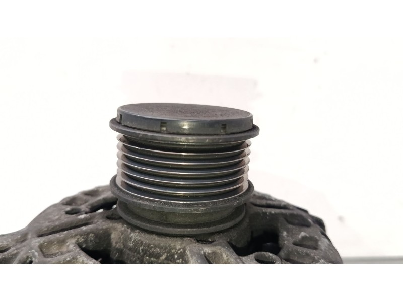 Recambio de alternador para audi a4 b6 (8e2) 1.9 tdi referencia OEM IAM 06F903023J  