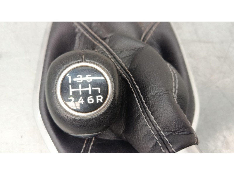 Recambio de pomo palanca cambio para ford fiesta vii (hj, hf) 1.0 ecoboost referencia OEM IAM   