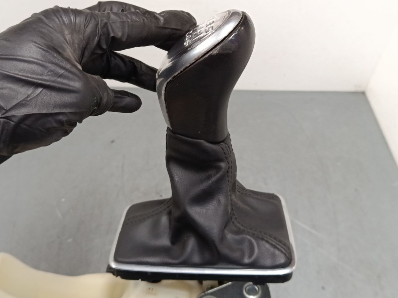 Recambio de pomo palanca cambio para volvo v40 hatchback (525) d2 referencia OEM IAM   