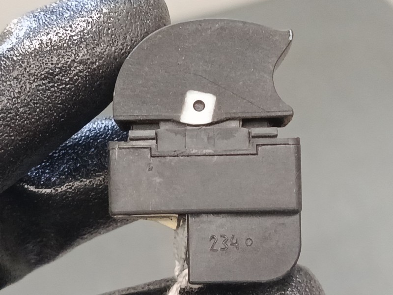 Recambio de mando elevalunas delantero derecho para audi a4 b6 (8e2) 1.9 tdi referencia OEM IAM   