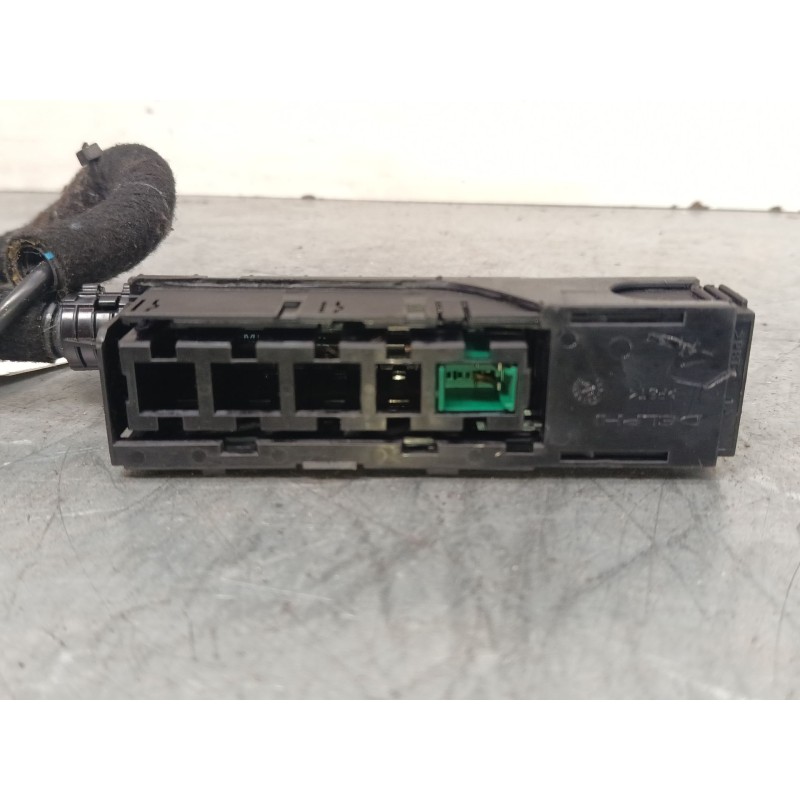 Recambio de anclaje cinturon delantero derecho para opel corsa c (x01) 1.2 (f08, f68) referencia OEM IAM   