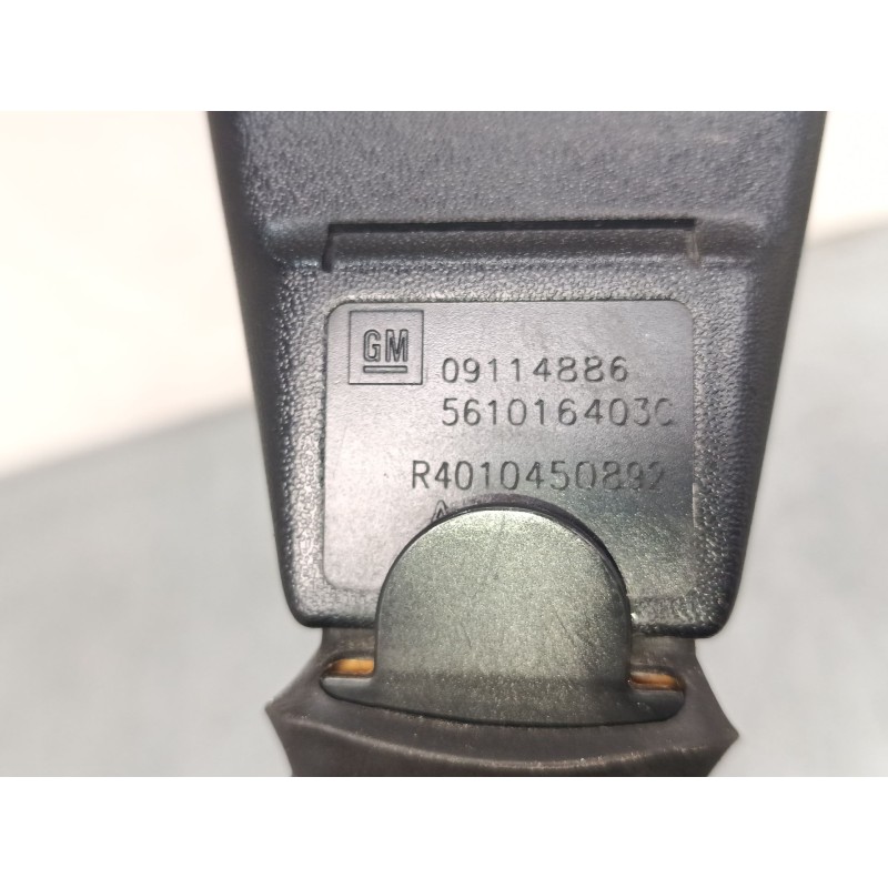 Recambio de anclaje cinturon delantero derecho para opel corsa c (x01) 1.2 (f08, f68) referencia OEM IAM   