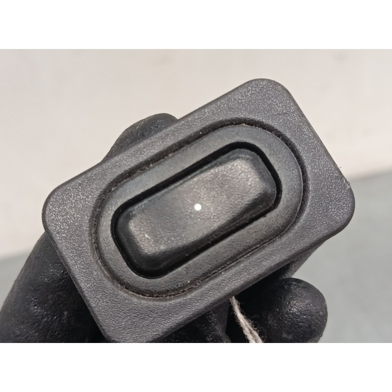 Recambio de mando elevalunas delantero derecho para opel corsa c (x01) 1.2 (f08, f68) referencia OEM IAM   