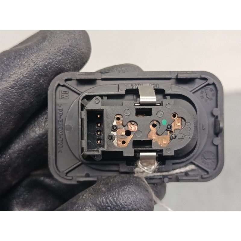 Recambio de mando elevalunas delantero derecho para opel corsa c (x01) 1.2 (f08, f68) referencia OEM IAM   