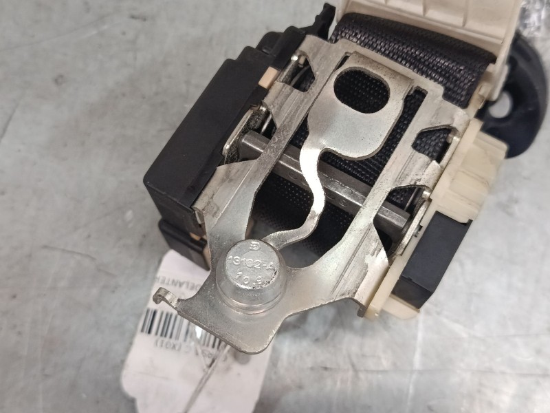 Recambio de cinturon seguridad delantero derecho para opel corsa c (x01) 1.2 (f08, f68) referencia OEM IAM   