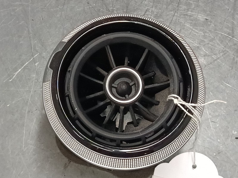 Recambio de aireador central derecho para audi a3 (8v1, 8vk) 1.6 tdi referencia OEM IAM   