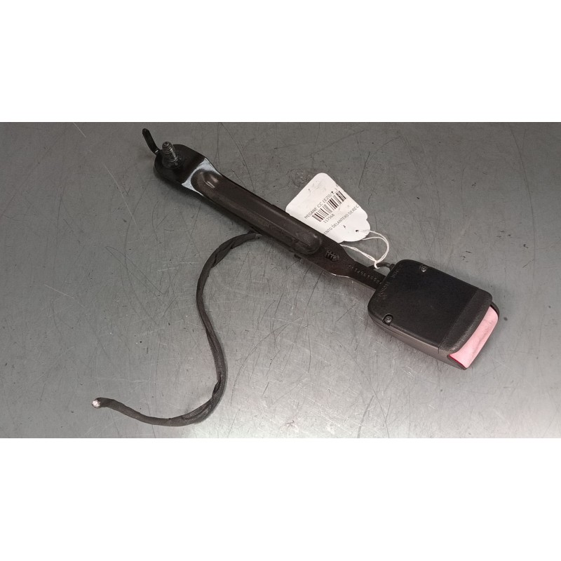 Recambio de anclaje cinturon delantero derecho para renault megane cc (ez0/1_) 1.2 tce (ez16) referencia OEM IAM   