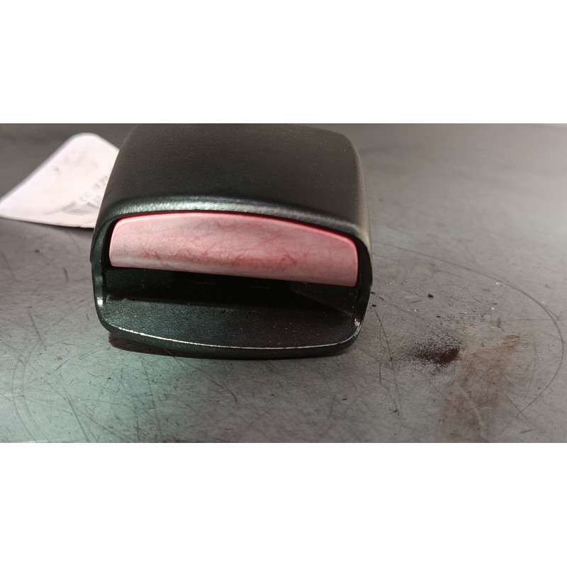 Recambio de anclaje cinturon delantero derecho para renault megane cc (ez0/1_) 1.2 tce (ez16) referencia OEM IAM   