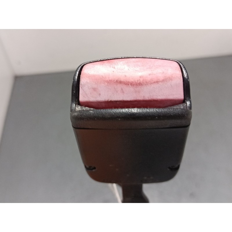 Recambio de anclaje cinturon delantero izquierdo para renault megane cc (ez0/1_) 1.2 tce (ez16) referencia OEM IAM   