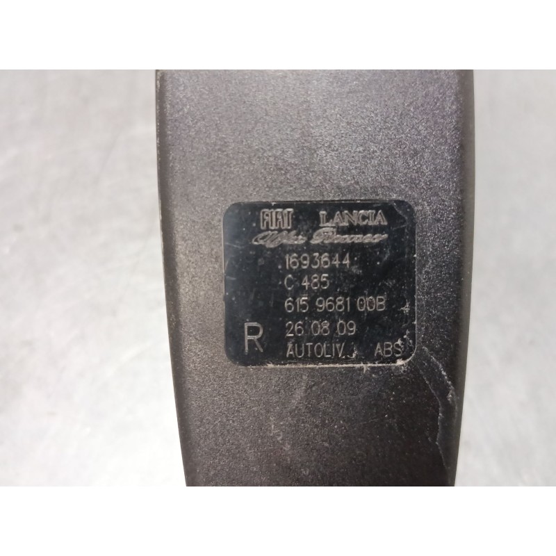 Recambio de anclaje cinturon delantero derecho para alfa romeo mito (955_) 1.3 multijet (955axh1b, 955axt1a) referencia OEM IAM 