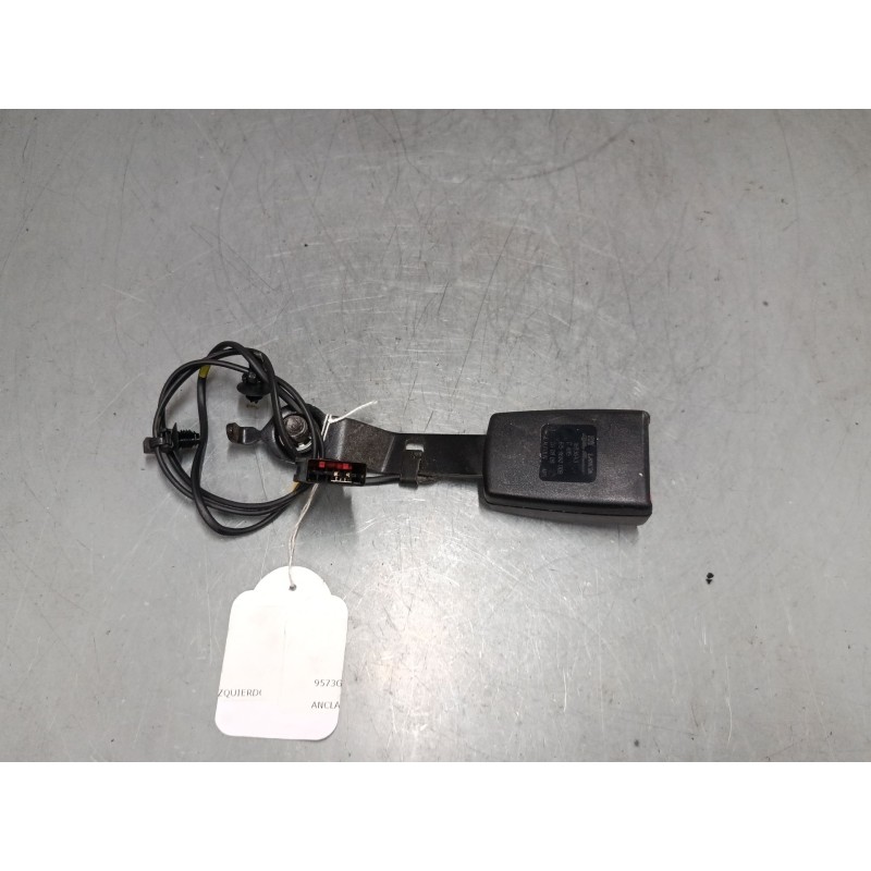 Recambio de anclaje cinturon delantero izquierdo para alfa romeo mito (955_) 1.3 multijet (955axh1b, 955axt1a) referencia OEM IA