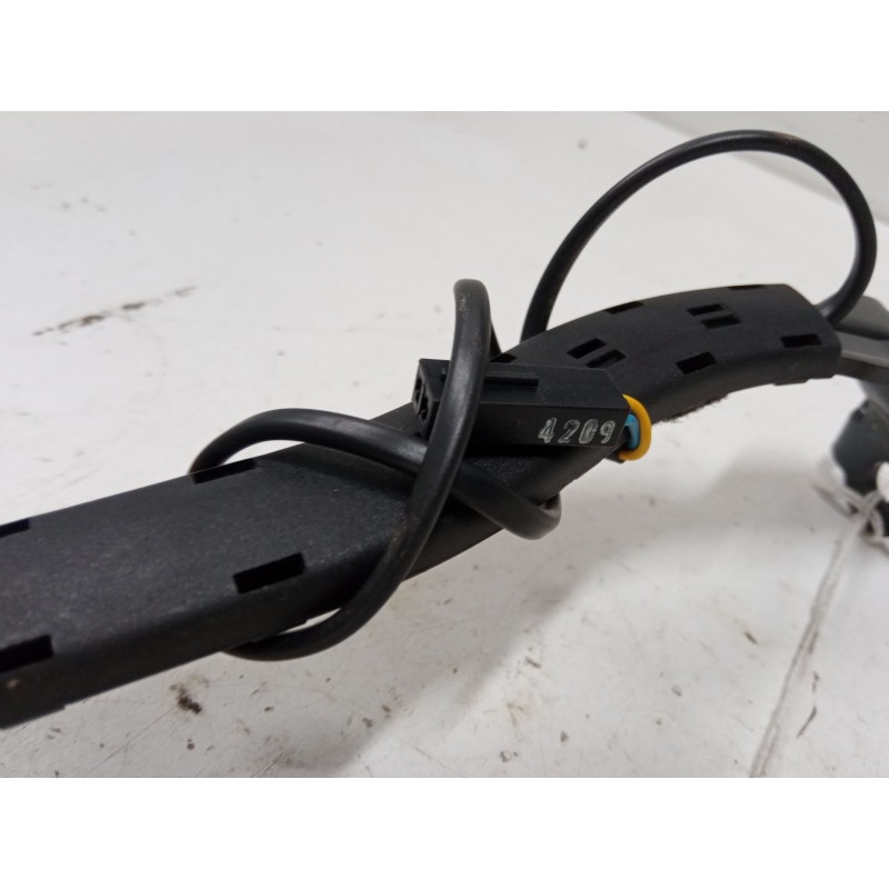 Recambio de anclaje cinturon delantero derecho para volkswagen golf plus v (5m1, 521) 1.4 tsi referencia OEM IAM   