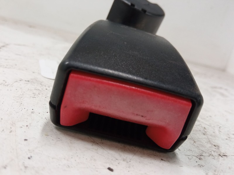 Recambio de anclaje cinturon trasero izquierdo para volkswagen golf plus v (5m1, 521) 1.4 tsi referencia OEM IAM   