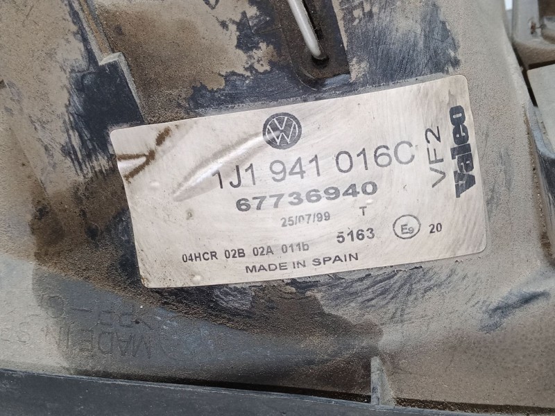 Recambio de faro derecho para volkswagen golf iv (1j1) 1.9 tdi referencia OEM IAM 1J1941016C  