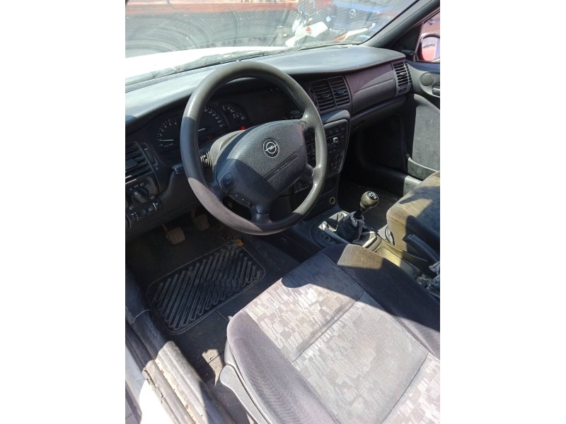 opel vectra b station wagon (j96) del año 1998