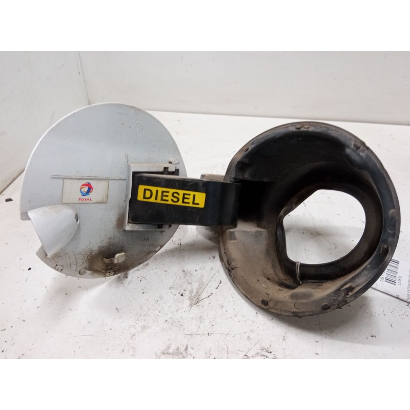 Recambio de tapa exterior combustible para peugeot 208 i (ca_, cc_) 1.6 hdi / bluehdi 75 referencia OEM IAM   
