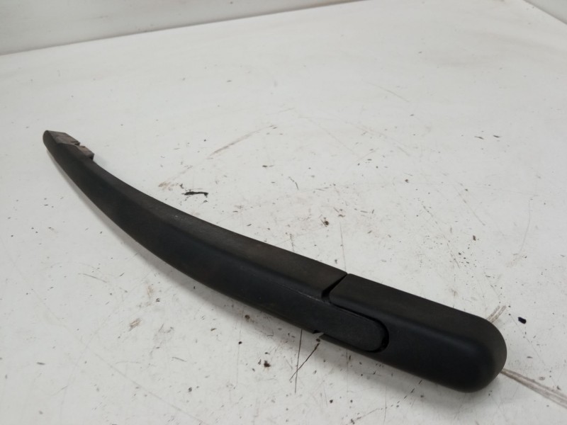 Recambio de brazo limpia trasero para peugeot 208 i (ca_, cc_) 1.6 hdi / bluehdi 75 referencia OEM IAM   