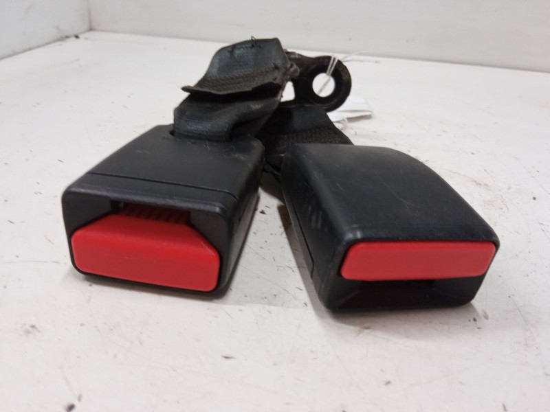 Recambio de anclaje cinturon trasero derecho para peugeot 208 i (ca_, cc_) 1.6 hdi / bluehdi 75 referencia OEM IAM   