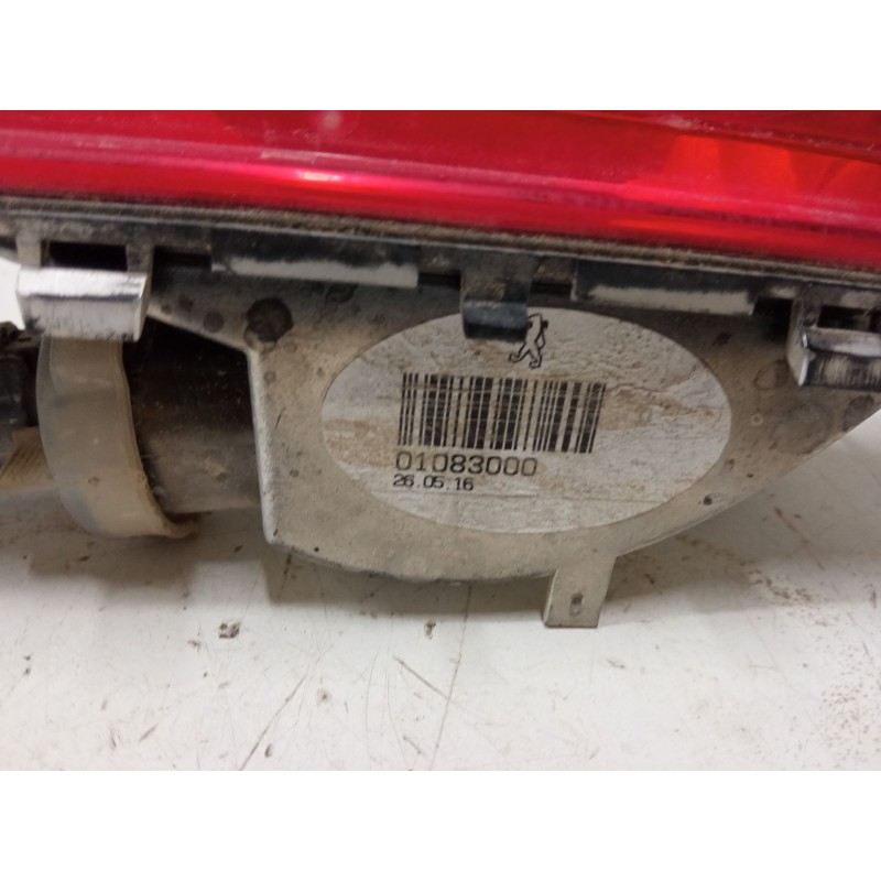 Recambio de faro antiniebla trasero para peugeot 208 i (ca_, cc_) 1.6 hdi / bluehdi 75 referencia OEM IAM 01083000  