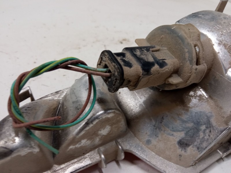 Recambio de faro antiniebla trasero para peugeot 208 i (ca_, cc_) 1.6 hdi / bluehdi 75 referencia OEM IAM 01083000  