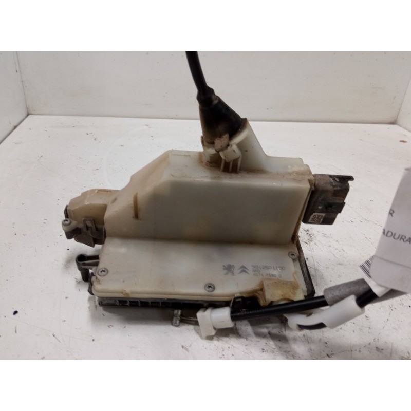 Recambio de cerradura puerta trasera derecha para peugeot 208 i (ca_, cc_) 1.6 hdi / bluehdi 75 referencia OEM IAM 9812501180  