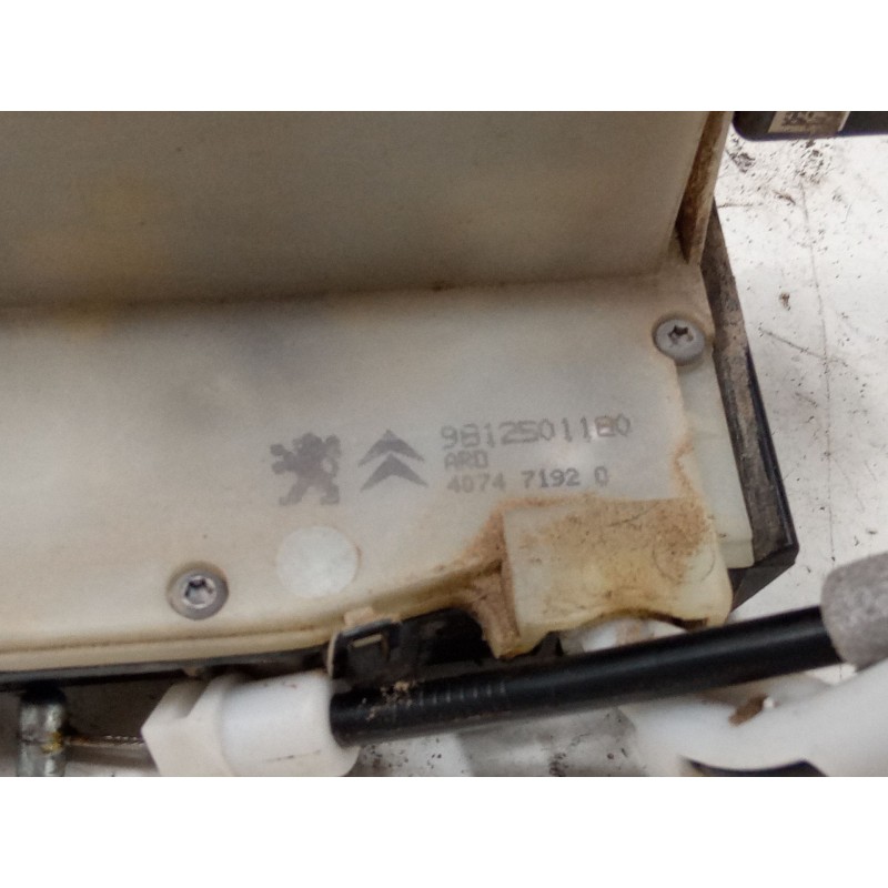 Recambio de cerradura puerta trasera derecha para peugeot 208 i (ca_, cc_) 1.6 hdi / bluehdi 75 referencia OEM IAM 9812501180  