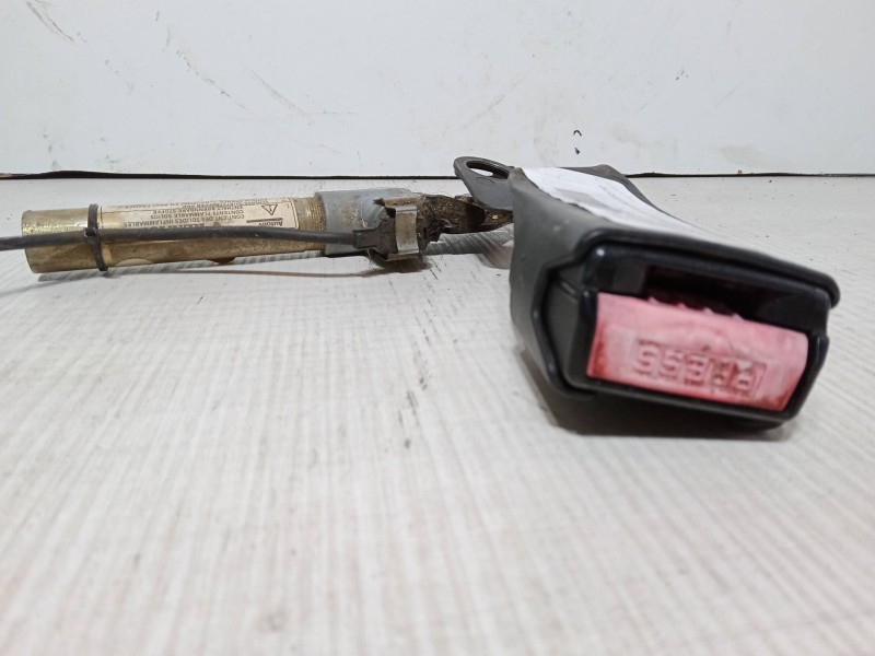 Recambio de anclaje con pretensor delantero derecho para renault kangoo (kc0/1_) d 65 1.9 (kc0e, kc02, kc0j, kc0n) referencia OE