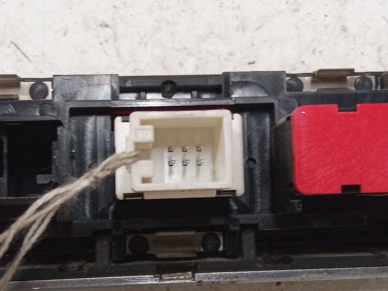 Recambio de warning para audi a3 sportback (8pa) 1.6 tdi referencia OEM IAM   