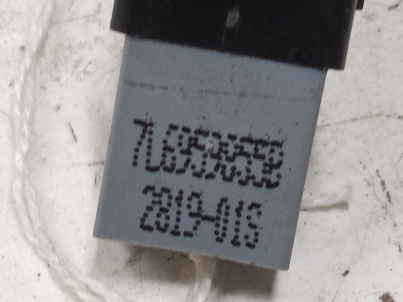Recambio de mando elevalunas delantero derecho para volkswagen golf plus v (5m1, 521) 1.4 tsi referencia OEM IAM   