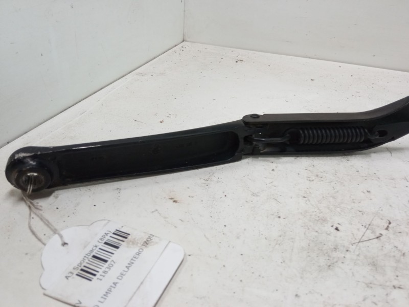 Recambio de brazo limpia delantero izquierdo para audi a3 sportback (8pa) 1.6 tdi referencia OEM IAM   