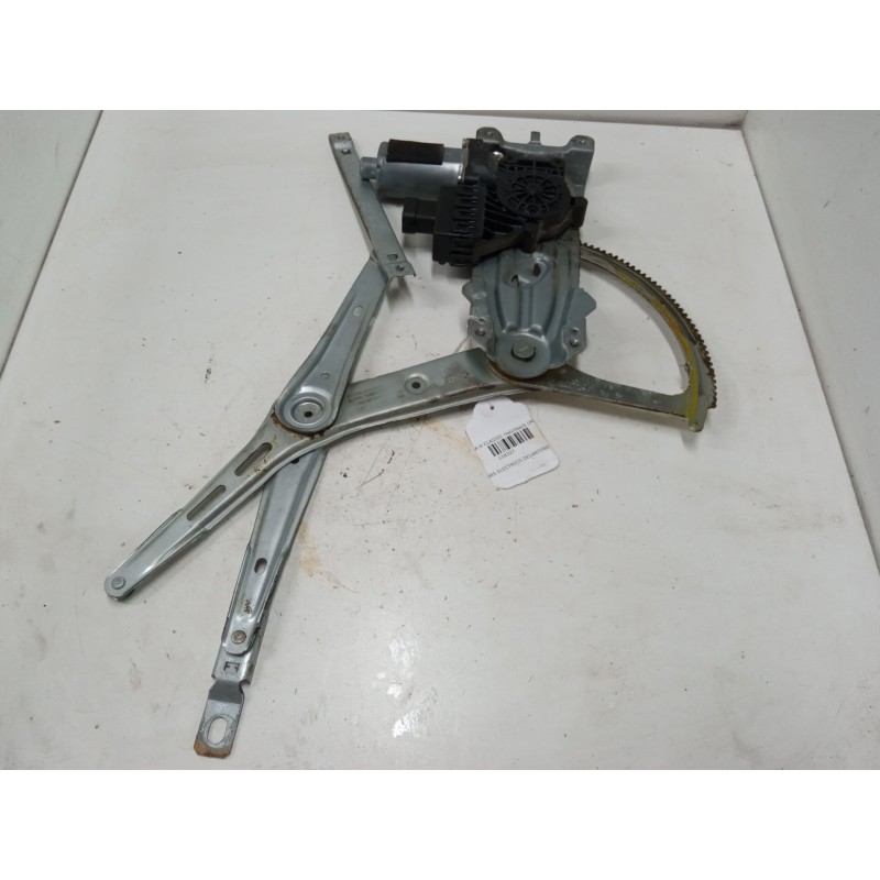 Recambio de elevalunas electrico delantero derecho para opel astra h classic hatchback (a04) 1.6 (l48) referencia OEM IAM   