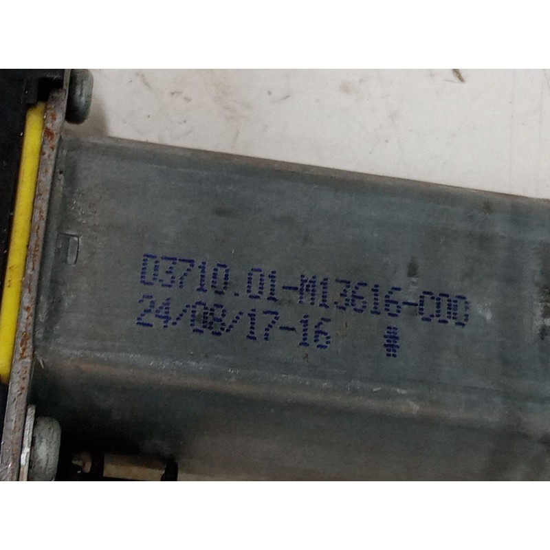 Recambio de motor elevaluna delantero derecho para dacia sandero ii (b8_) tce 90 (b8m1, b8ma) referencia OEM IAM   