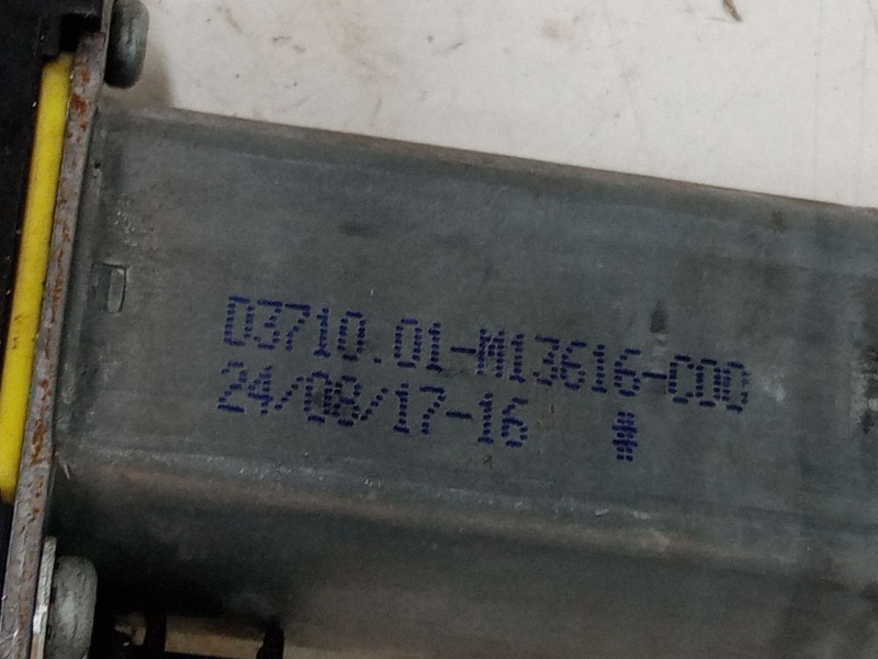 Recambio de motor elevaluna delantero derecho para dacia sandero ii (b8_) tce 90 (b8m1, b8ma) referencia OEM IAM   