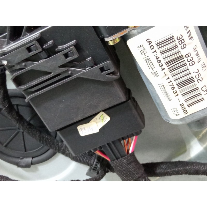 Recambio de elevalunas electrico trasero derecho para volkswagen passat b5 variant (3b5) 1.8 t referencia OEM IAM 3B9839752  