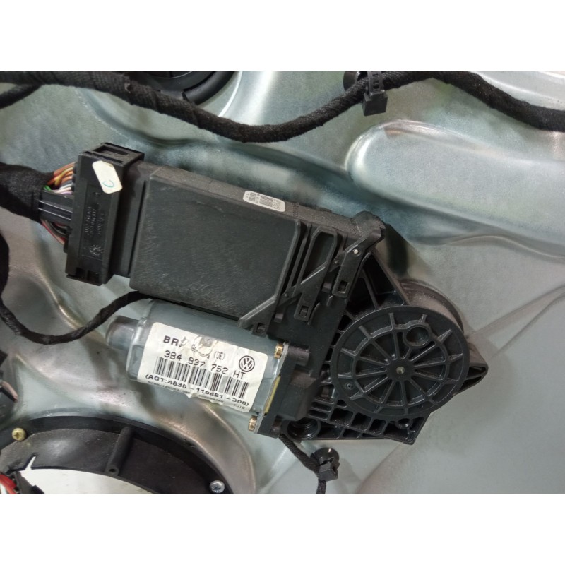 Recambio de elevalunas electrico delantero derecho para volkswagen passat b5 variant (3b5) 1.8 t referencia OEM IAM 3B4837752  
